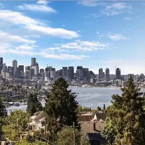 Rooftop Patio With Waterview, Private Garden & Grill 3br 3ba- Modern Cityscape Holiday home Seattle