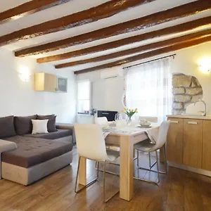 apartment-eleni.in-istria.net/